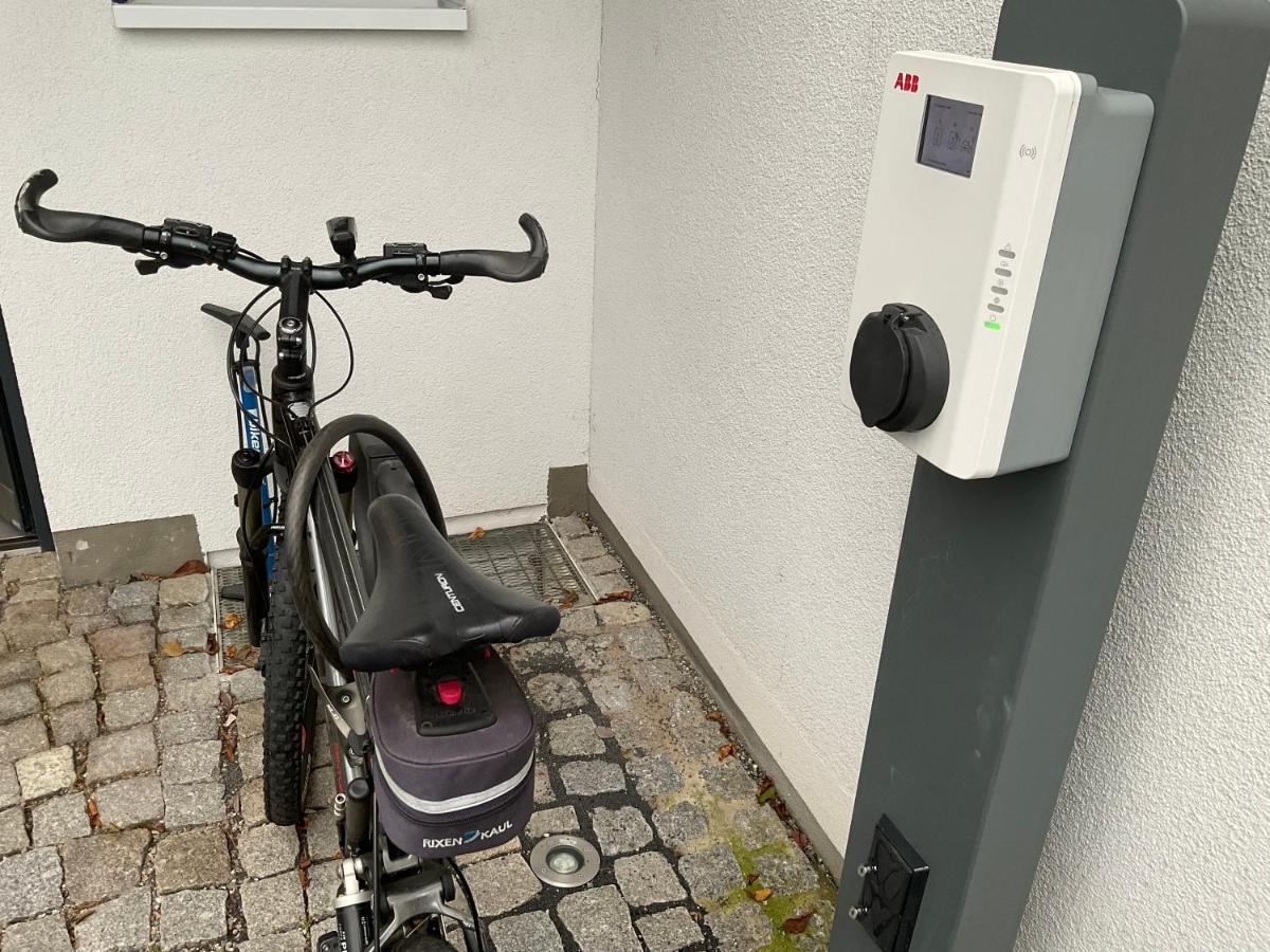 Attika Ferienwohnung In Freiburg -Gundelfingen Mit Grosser Dachterrasse Εξωτερικό φωτογραφία